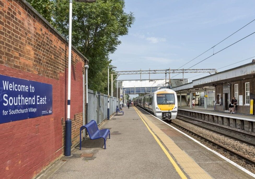 66cf42f6c700b-66cf42f6c700c1124-357313-bombardier-bombardier_electrostar-class_357-electrostar-essex-southend-on-sea-southend_east-southend_east_station-station-tra